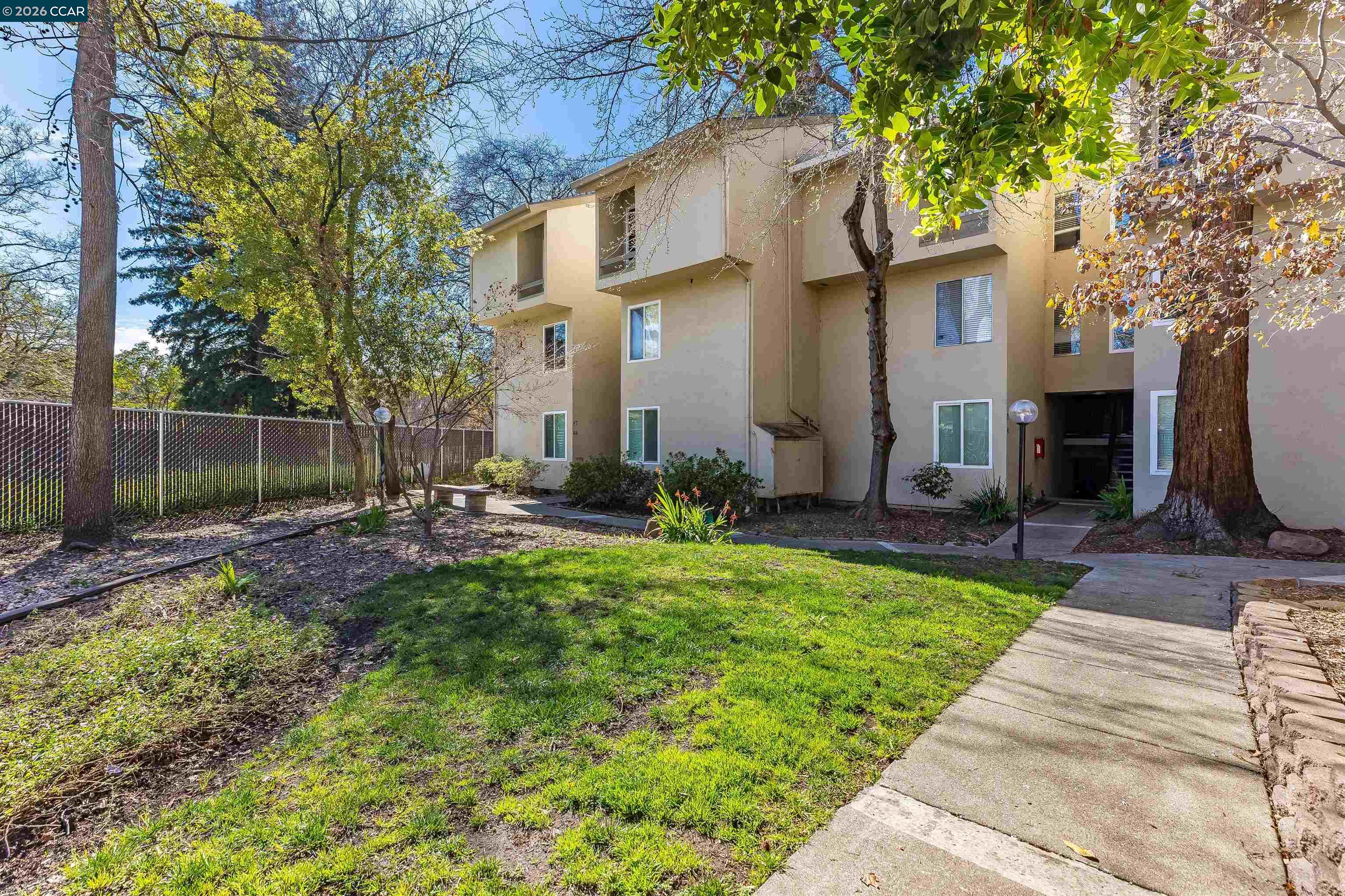 2724 Oak Road, Unit 86 Walnut Creek, CA 94597 - Photo 2 of 53