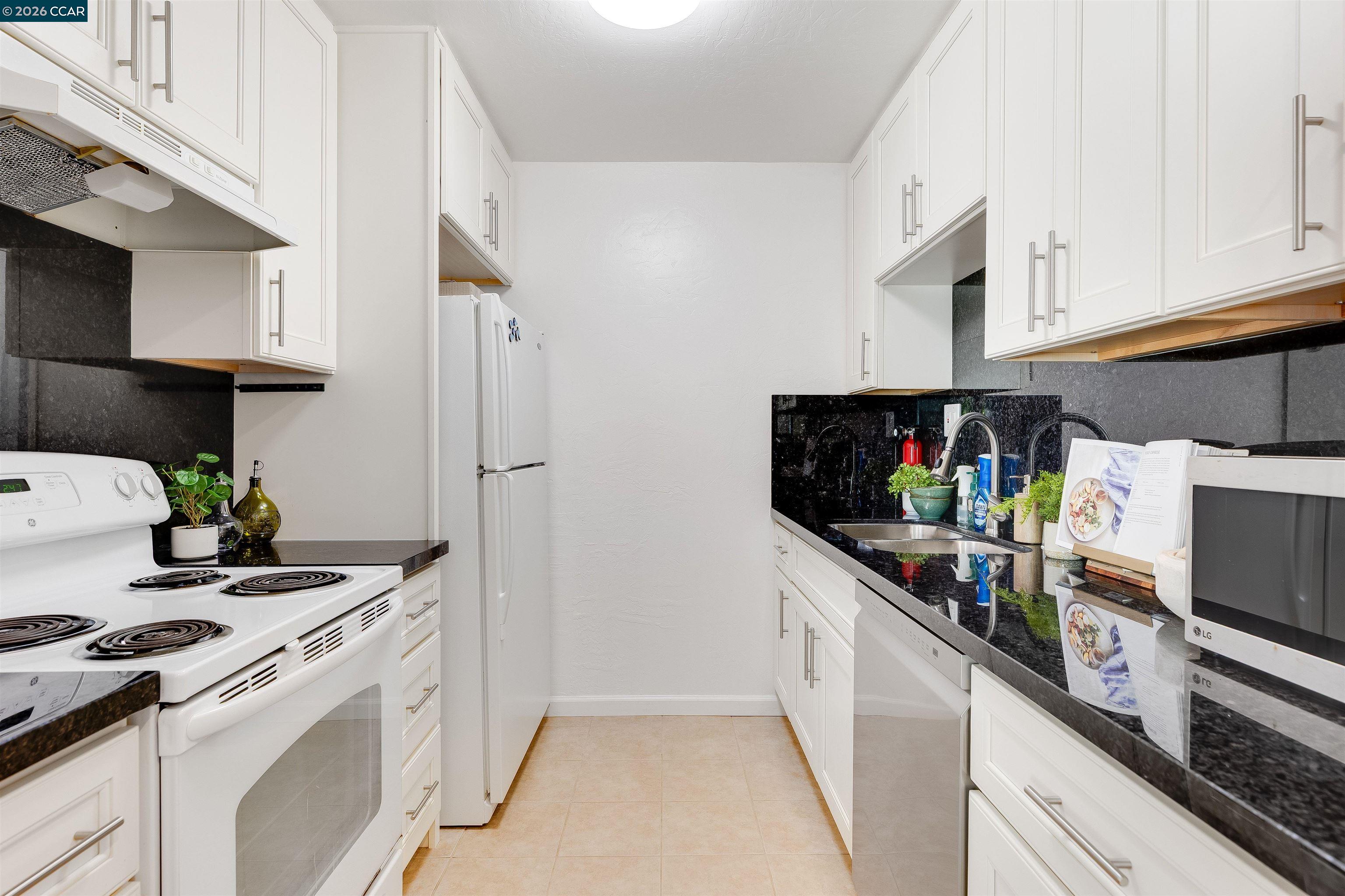 2724 Oak Road, Unit 86 Walnut Creek, CA 94597 - Photo 21 of 53