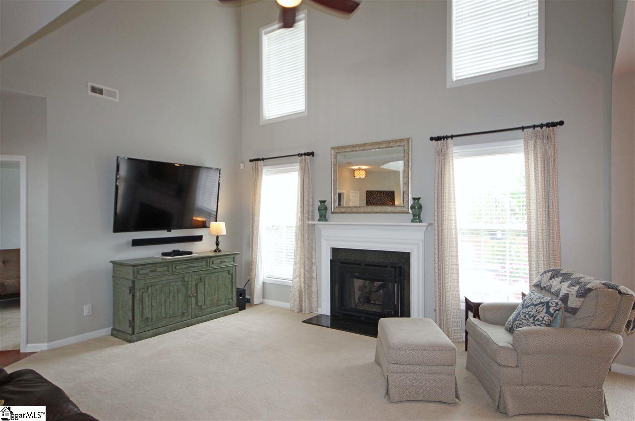 2 Woodsmoke Court Greenville, SC 29607 - Photo 4 of 27 Gallery Image 4