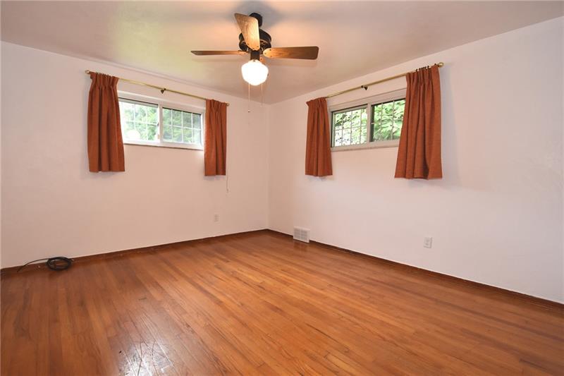 675 Becks Run Road Pittsburgh, PA 15210 - Photo 11 of 20 Gallery Image 11