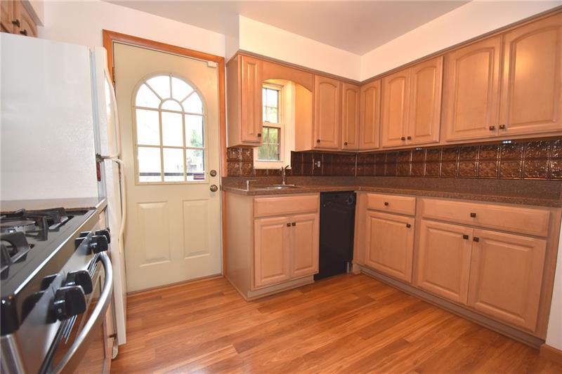 675 Becks Run Road Pittsburgh, PA 15210 - Photo 7 of 20 Gallery Image 7