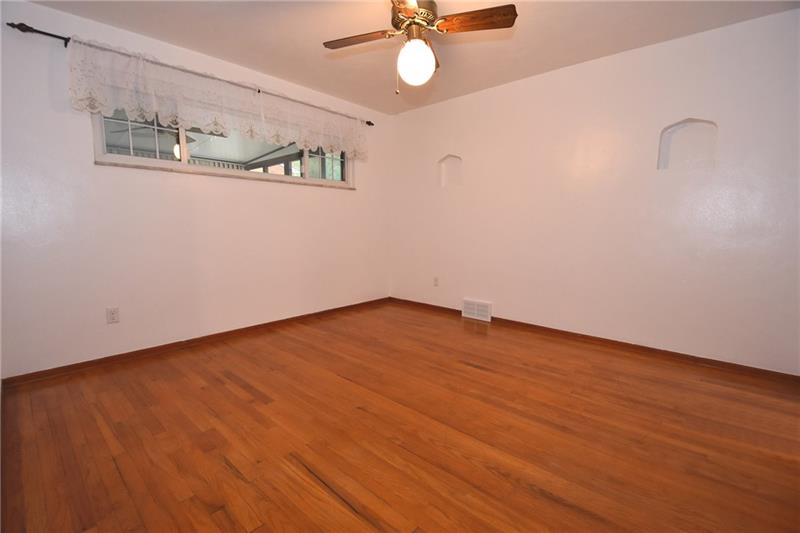 675 Becks Run Road Pittsburgh, PA 15210 - Photo 9 of 20 Gallery Image 9