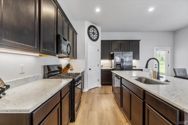 $259,900 | 23181 Harlington Drive, Denham Springs, LA 70726