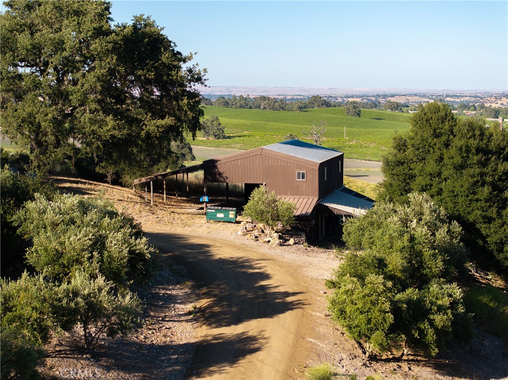 115 Booker Road Templeton, CA 93465 - Photo 61 of 76 Barn