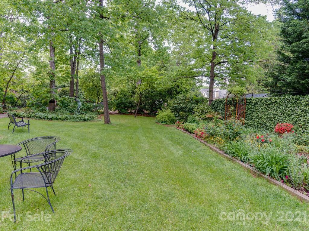 914 Cherokee Road Charlotte, NC 28207 - Photo 16 of 21 Gallery Image 16