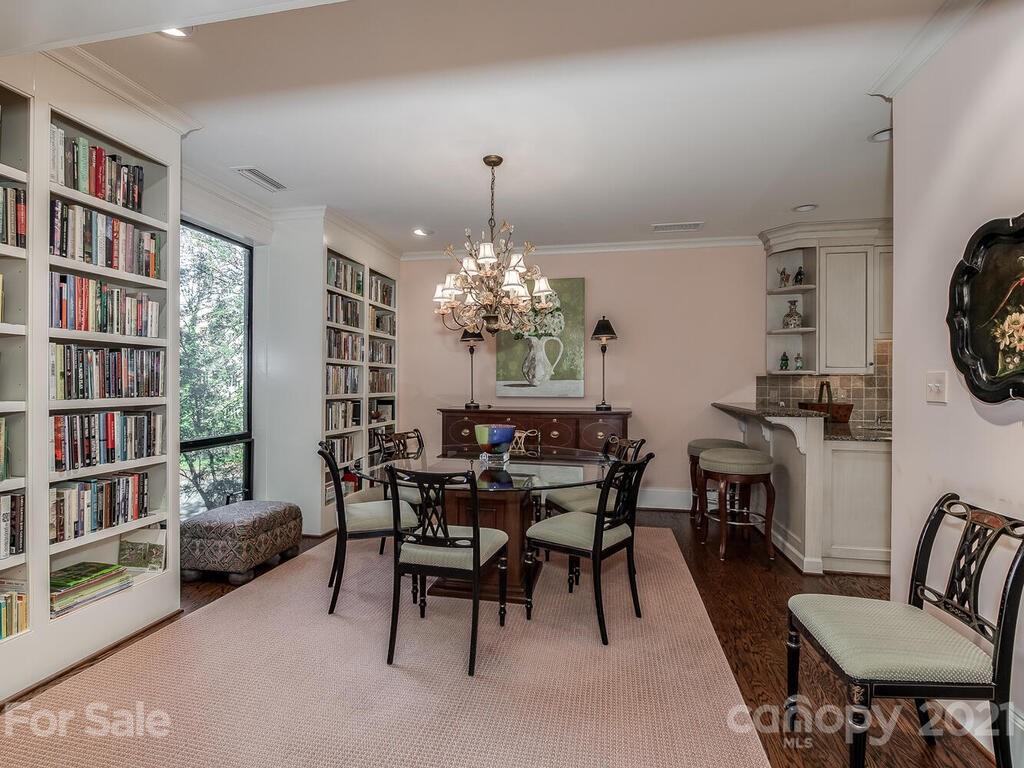 914 Cherokee Road Charlotte, NC 28207 - Photo 5 of 21 Gallery Image 5