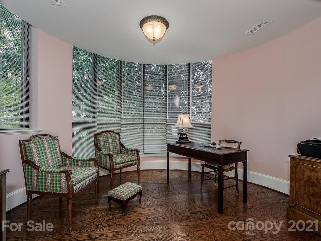 914 Cherokee Road Charlotte, NC 28207 - Photo 6 of 21 Gallery Image 6