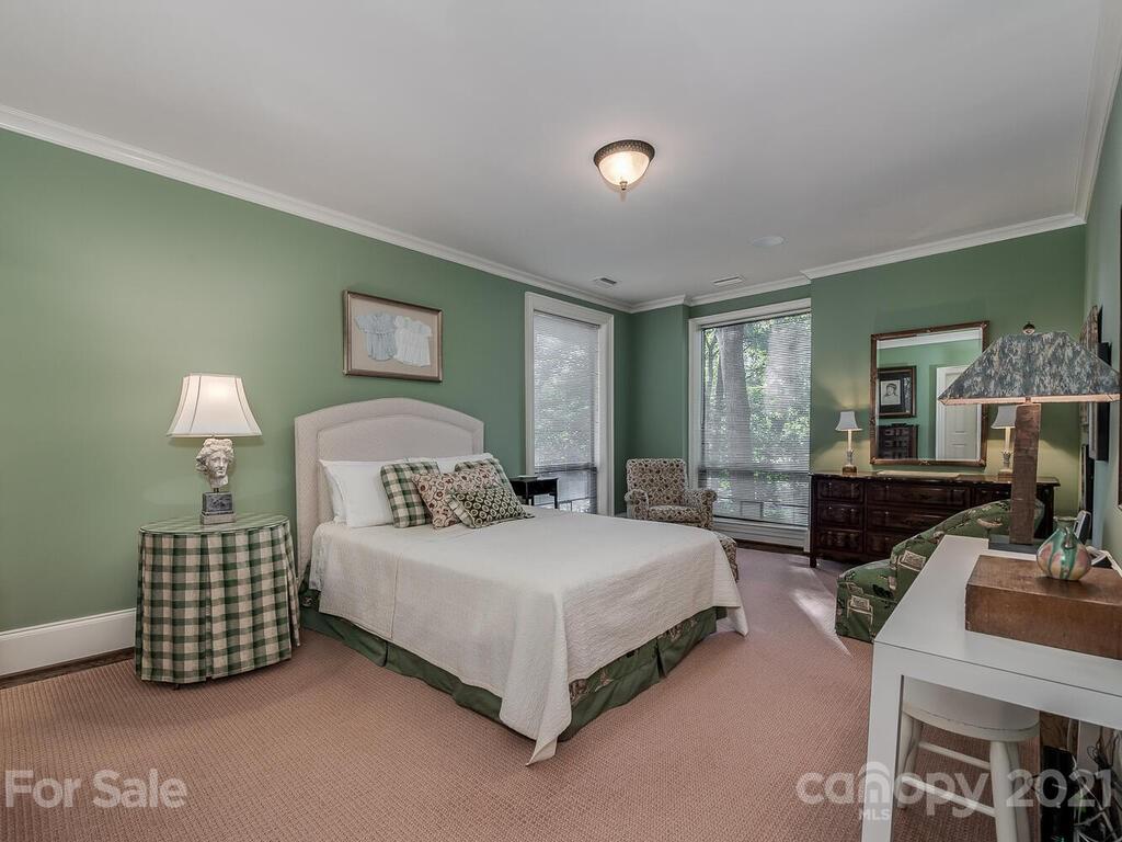 914 Cherokee Road Charlotte, NC 28207 - Photo 9 of 21 Gallery Image 9