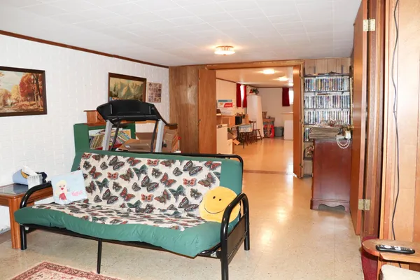 $169,500 | 1402 East 13th Avenue, Winfield, KS 67156