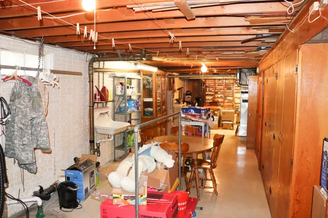 $169,500 | 1402 East 13th Avenue, Winfield, KS 67156