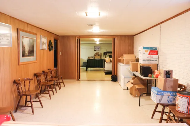 $169,500 | 1402 East 13th Avenue, Winfield, KS 67156