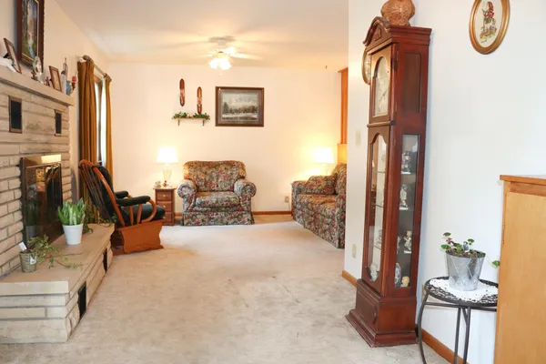 $169,500 | 1402 East 13th Avenue, Winfield, KS 67156