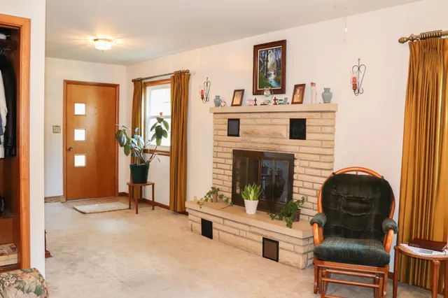 $169,500 | 1402 East 13th Avenue, Winfield, KS 67156