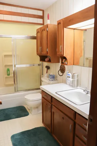 $169,500 | 1402 East 13th Avenue, Winfield, KS 67156