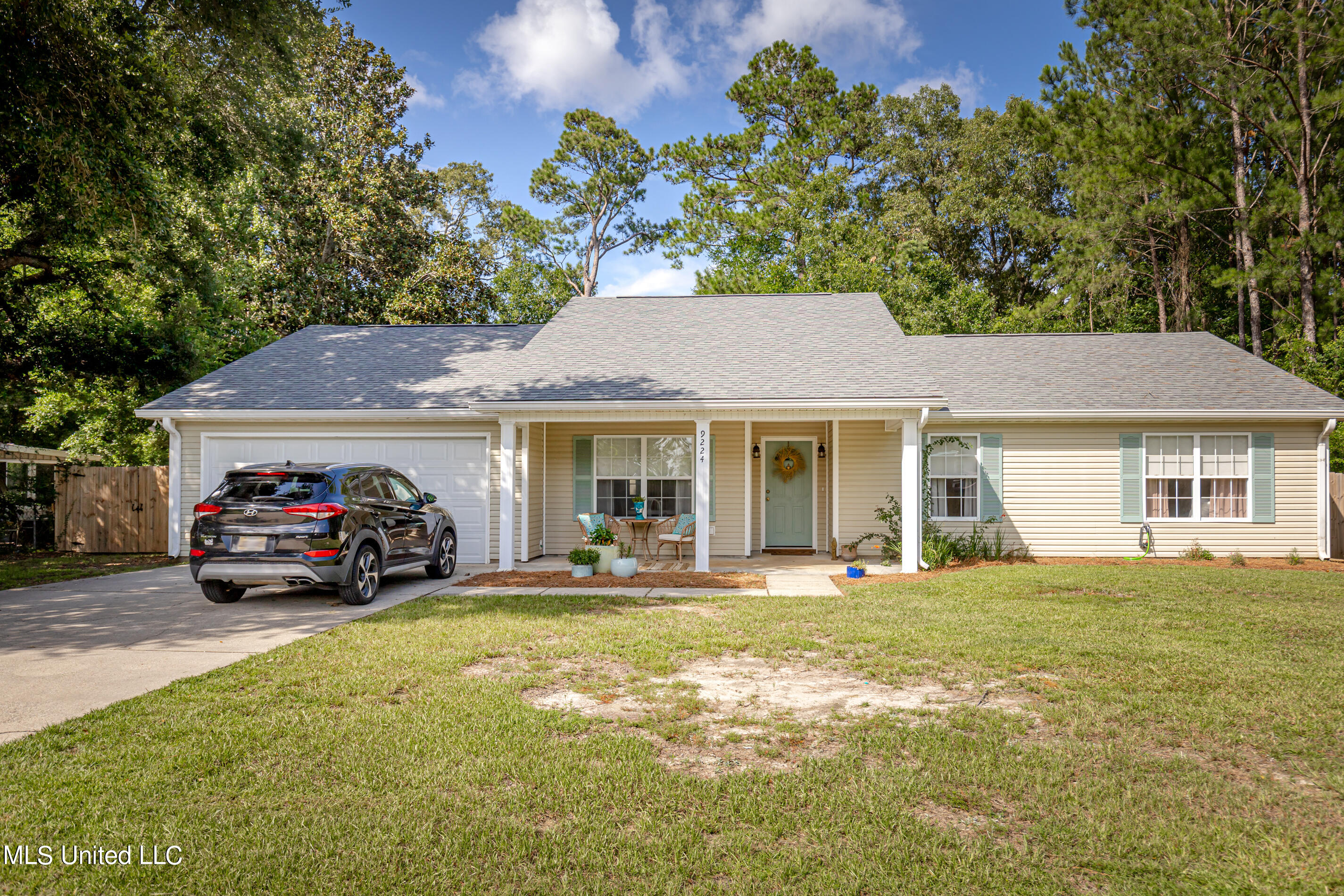 9224 Ridgeview Drive East Ocean Springs, MS 39564 - Photo 1 of 54 IMG_5069