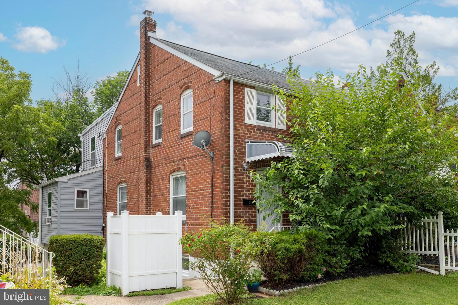 345 Holmes Road Holmes, PA 19043 - Photo 2 of 26