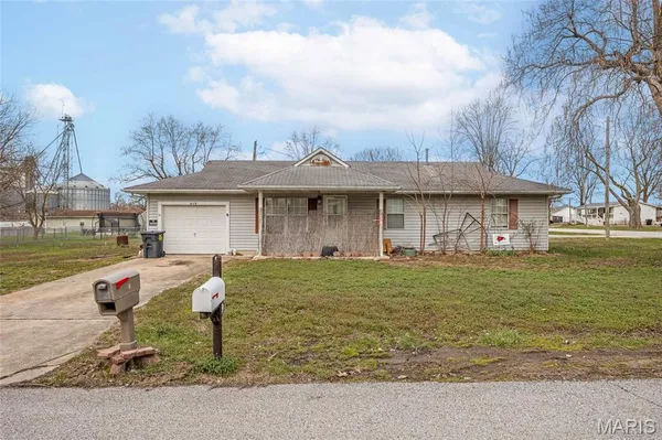 $114,900 | 415 Walnut Street, Hawk Point, MO 63349