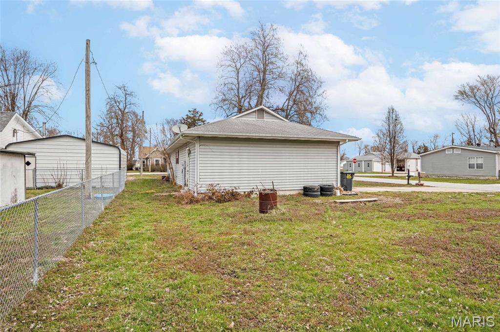 415 Walnut Street Hawk Point, MO 63349 - Photo 16 of 18