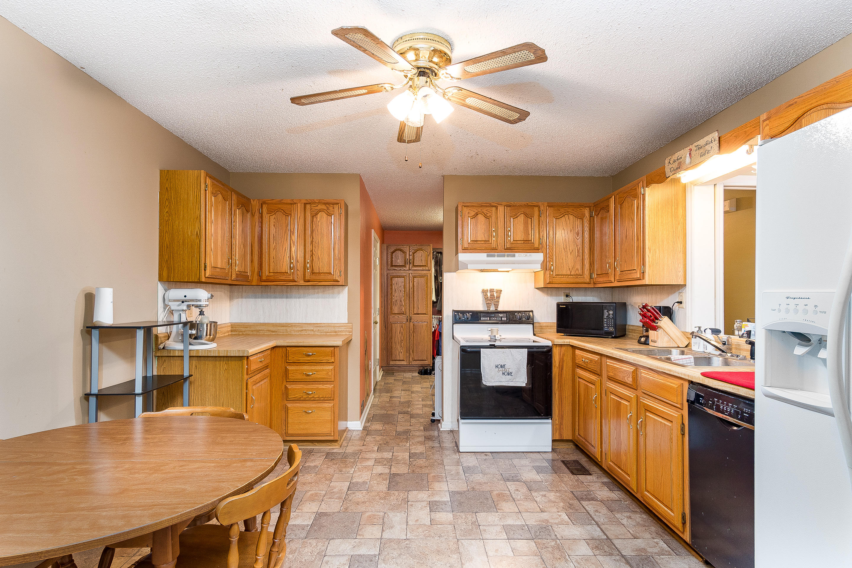 2813 Gap Creek Road Hampton, TN 37658 - Photo 25 of 28 interior_mls-7 (2)
