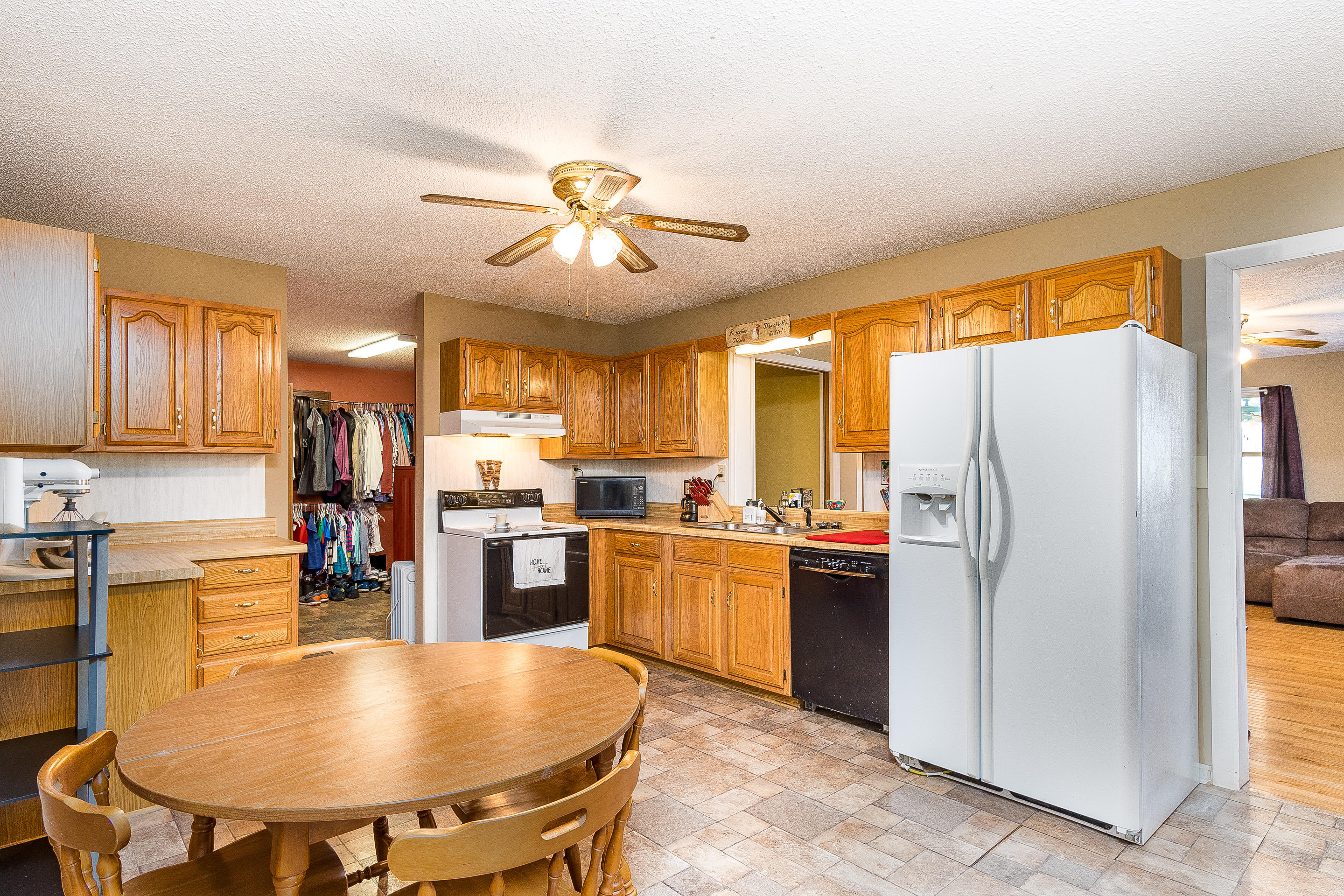 2813 Gap Creek Road Hampton, TN 37658 - Photo 26 of 28 interior_mls-6 (2)