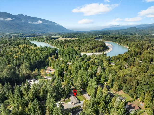 $475,000 | 42002 Cedar Street, Concrete, WA 98237