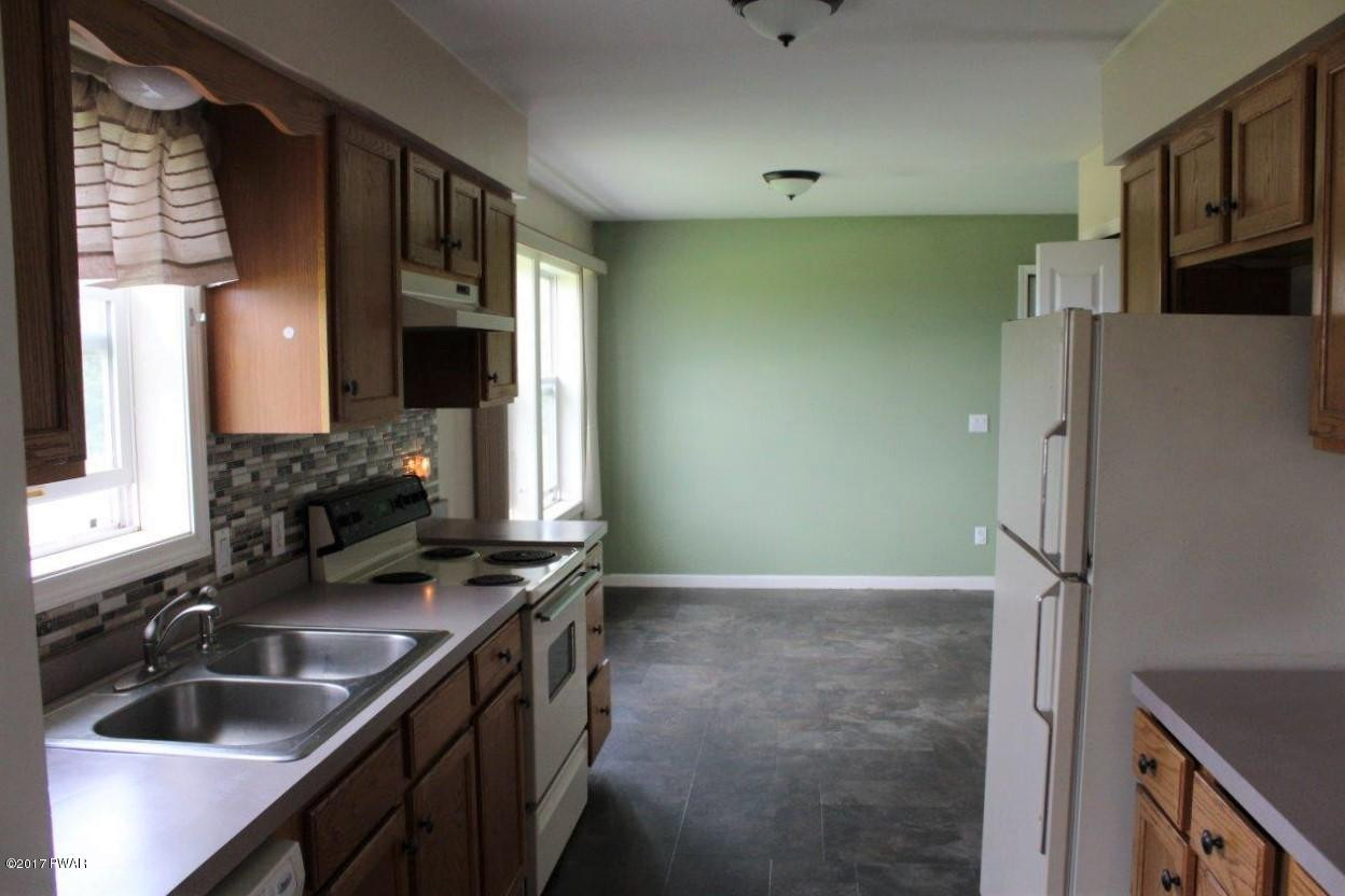 35 Bortree Road Moscow, PA 18444 - Photo 4 of 12