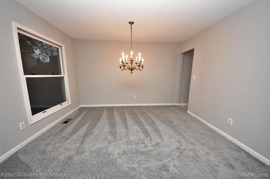 14679 Riverside Street Livonia, MI 48154 - Photo 3 of 27
