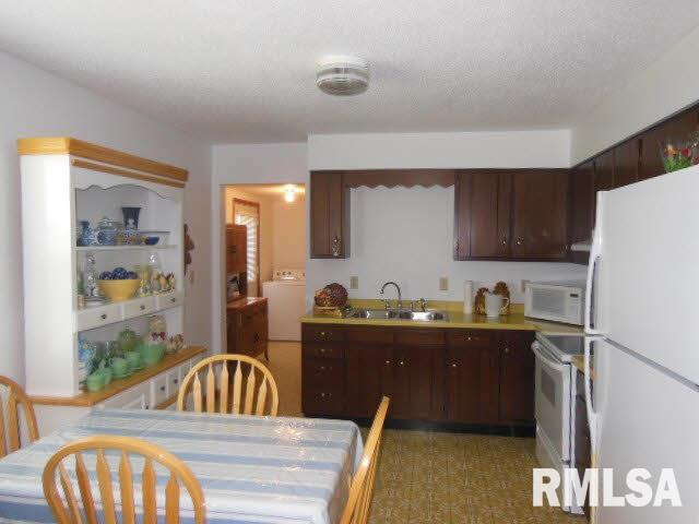 533 Longleaf Lane Flora, IL 62839 - Photo 5 of 16 Gallery Image 5