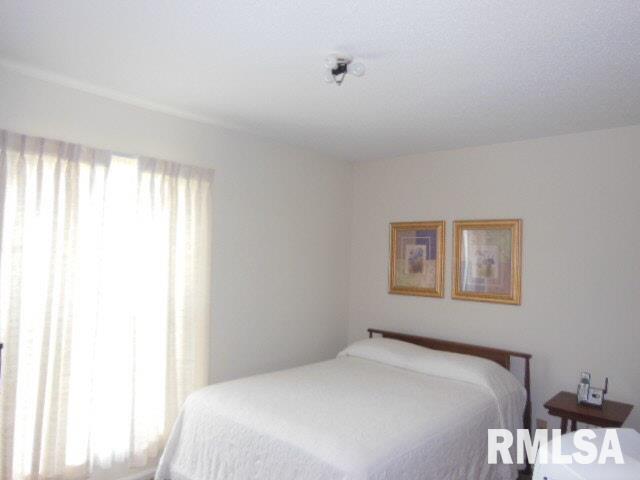 533 Longleaf Lane Flora, IL 62839 - Photo 6 of 16 Gallery Image 6