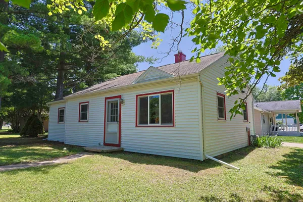 $150,000 | 1002 East Sugnet Road, Midland, MI 48642