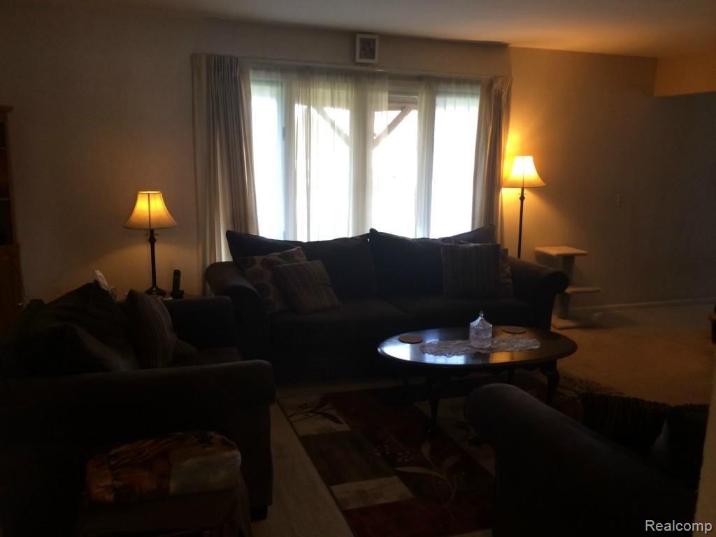 1186 Wreckenridge Road Flint, MI 48532 - Photo 10 of 33 photo 2 (7).jpg