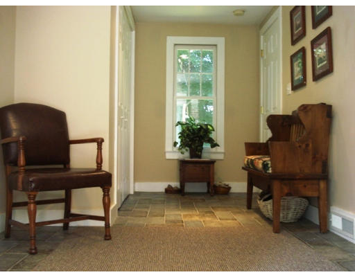 12 Cedar Terrace Wellesley, MA 02481 - Photo 2 of 18