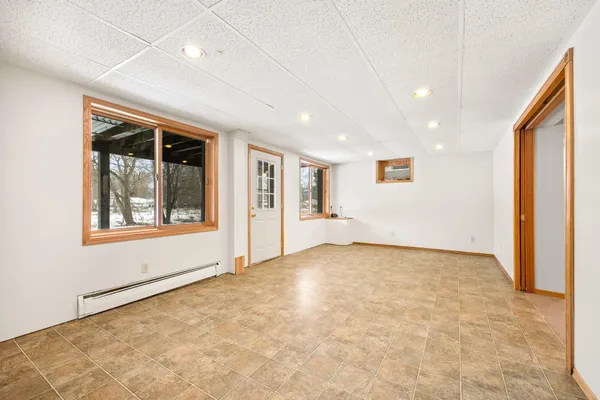 $385,000 | 7662 Pioneer Road, Wyoming, MN 55092