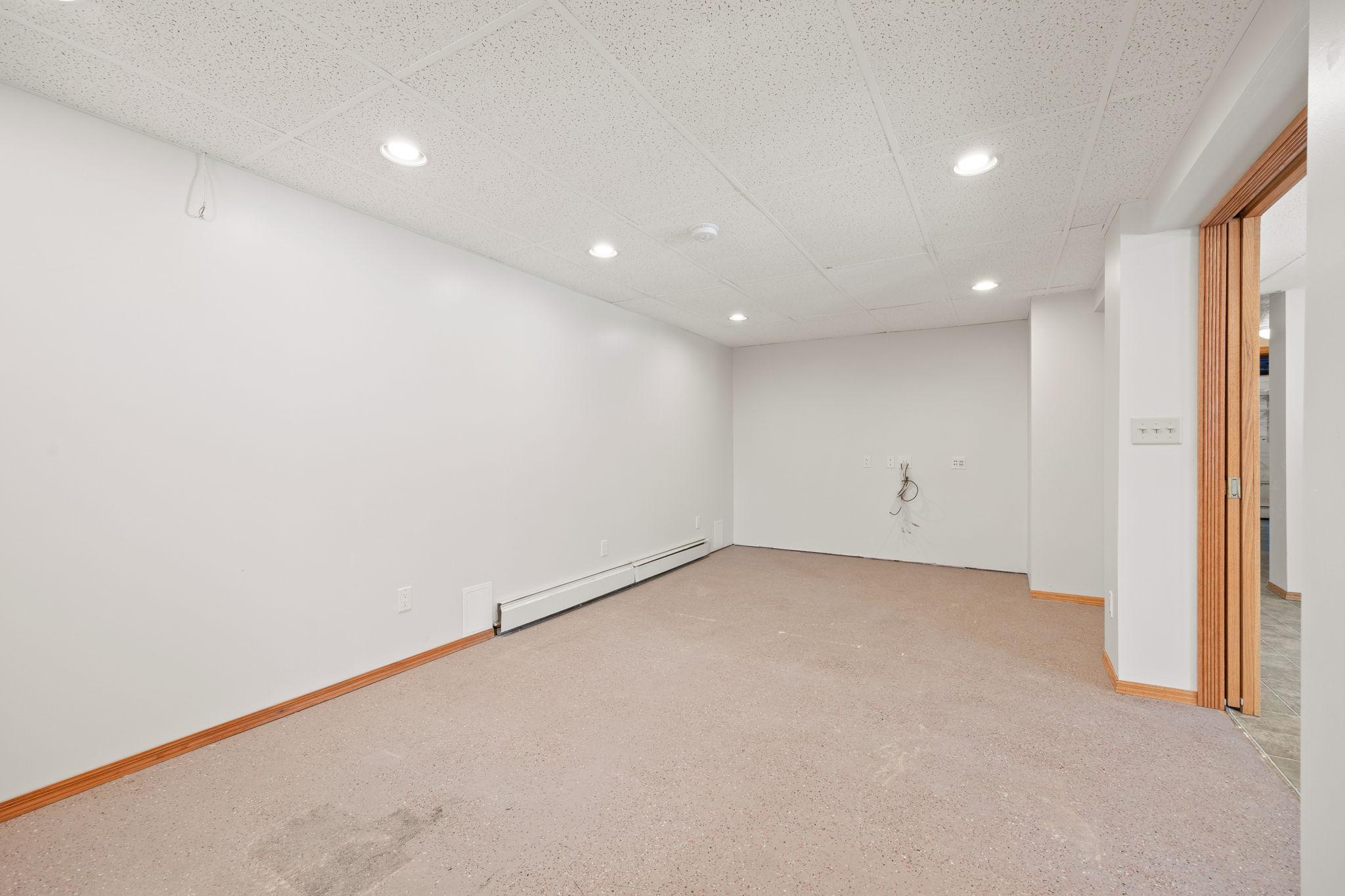 7662 Pioneer Road Wyoming, MN 55092 - Photo 19 of 27