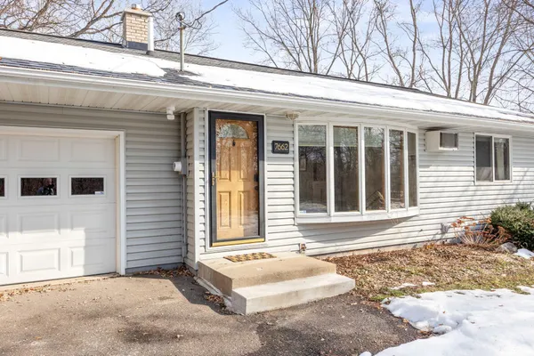 $385,000 | 7662 Pioneer Road, Wyoming, MN 55092