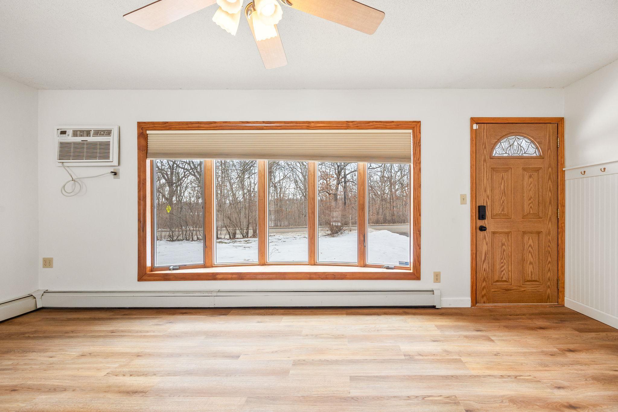 7662 Pioneer Road Wyoming, MN 55092 - Photo 4 of 27