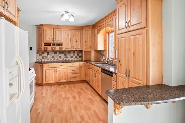 $385,000 | 7662 Pioneer Road, Wyoming, MN 55092