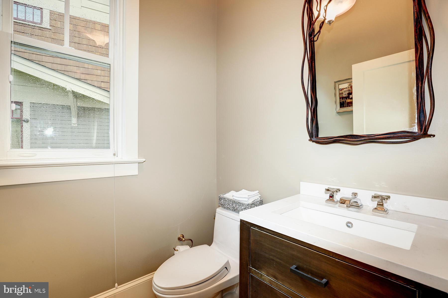 6603 Glenbrook Road Chevy Chase, MD 20815 - Photo 13 of 30 Powder Room