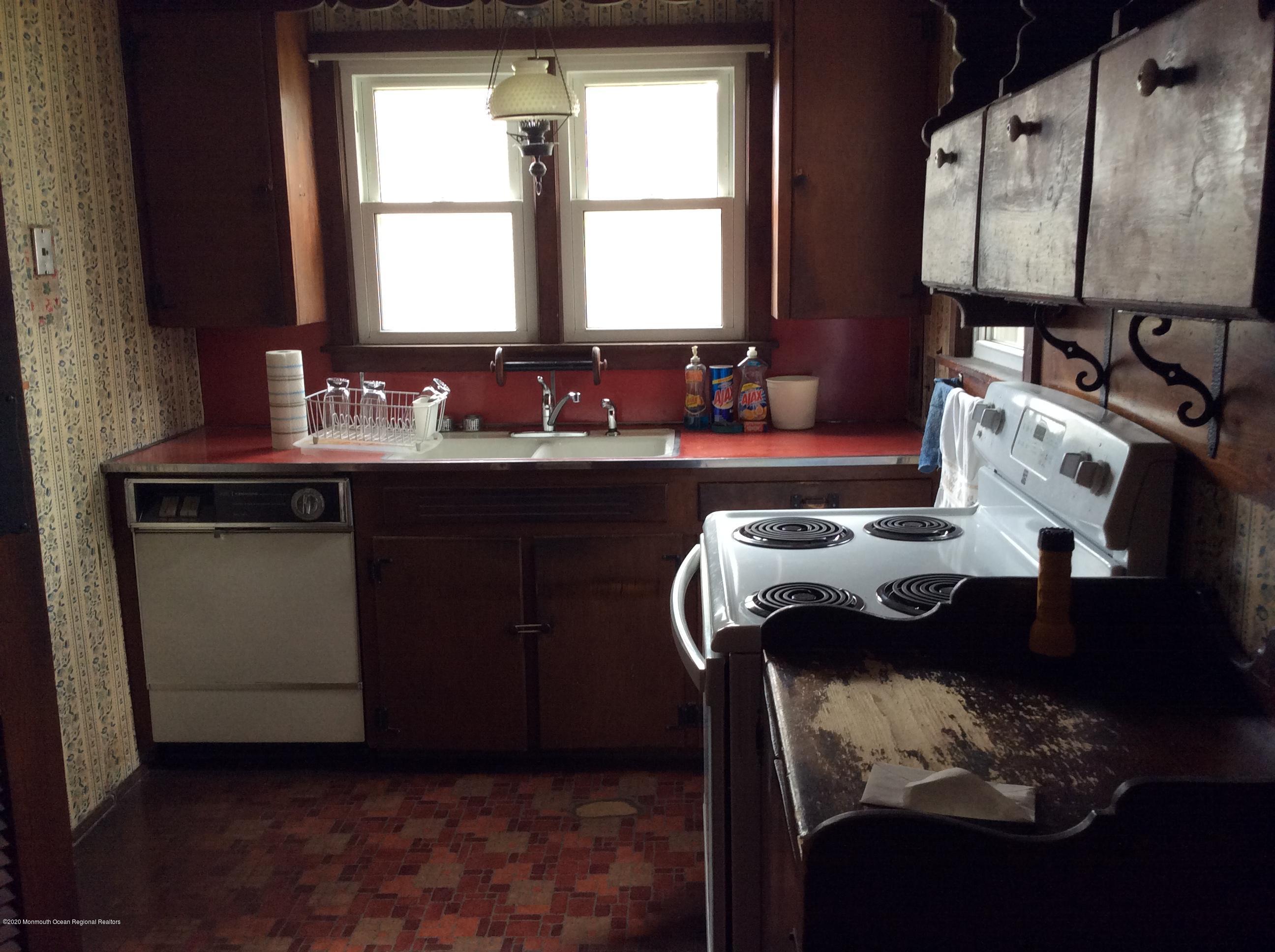 2127 Locust Road Sea Girt, NJ 08750 - Photo 14 of 22 EFAF91E0-B687-4901-97E5-3B7C1B03B3BB