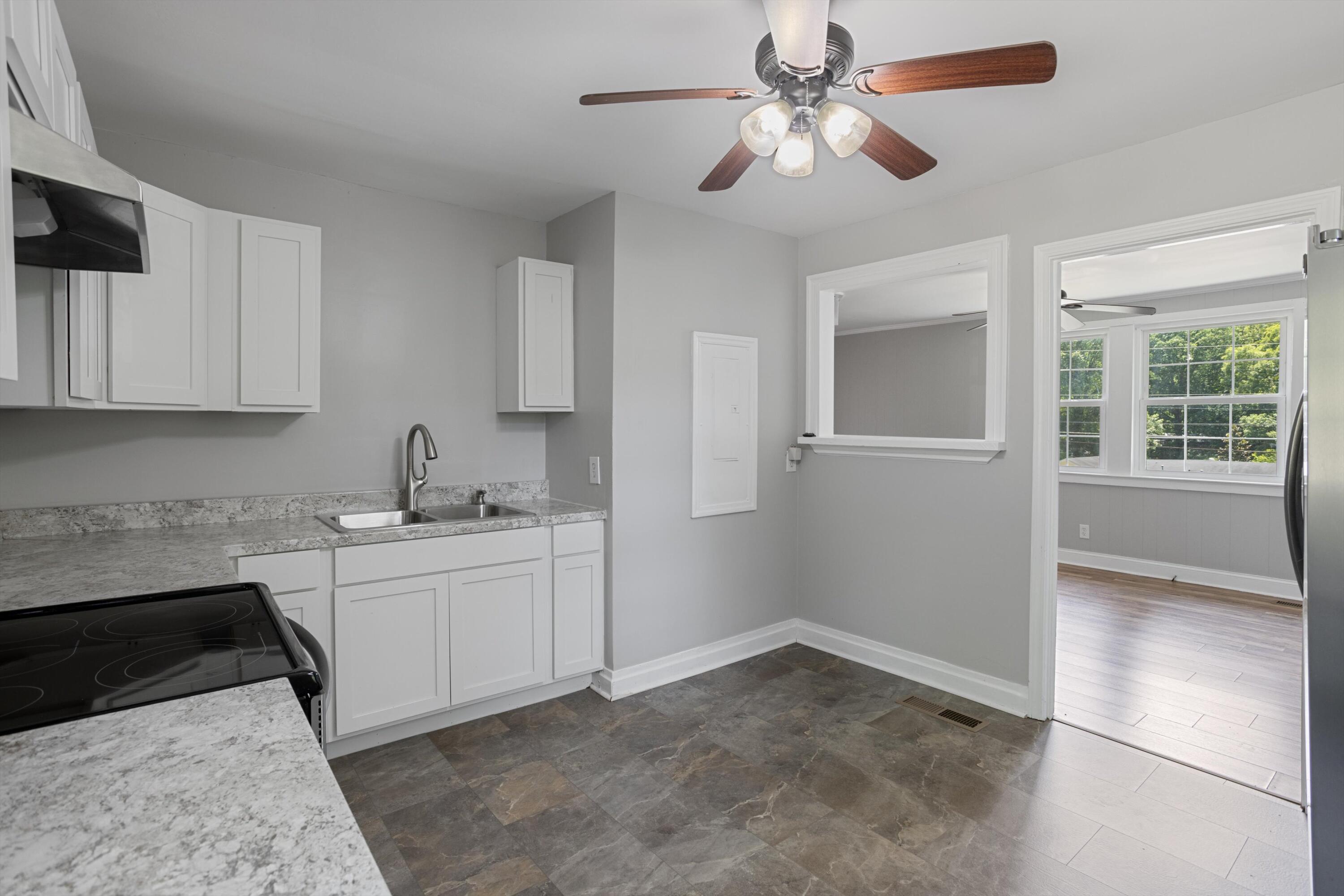 8228 Middle Valley Road Hixson, TN 37343 - Photo 6 of 19 13-2M6A1216