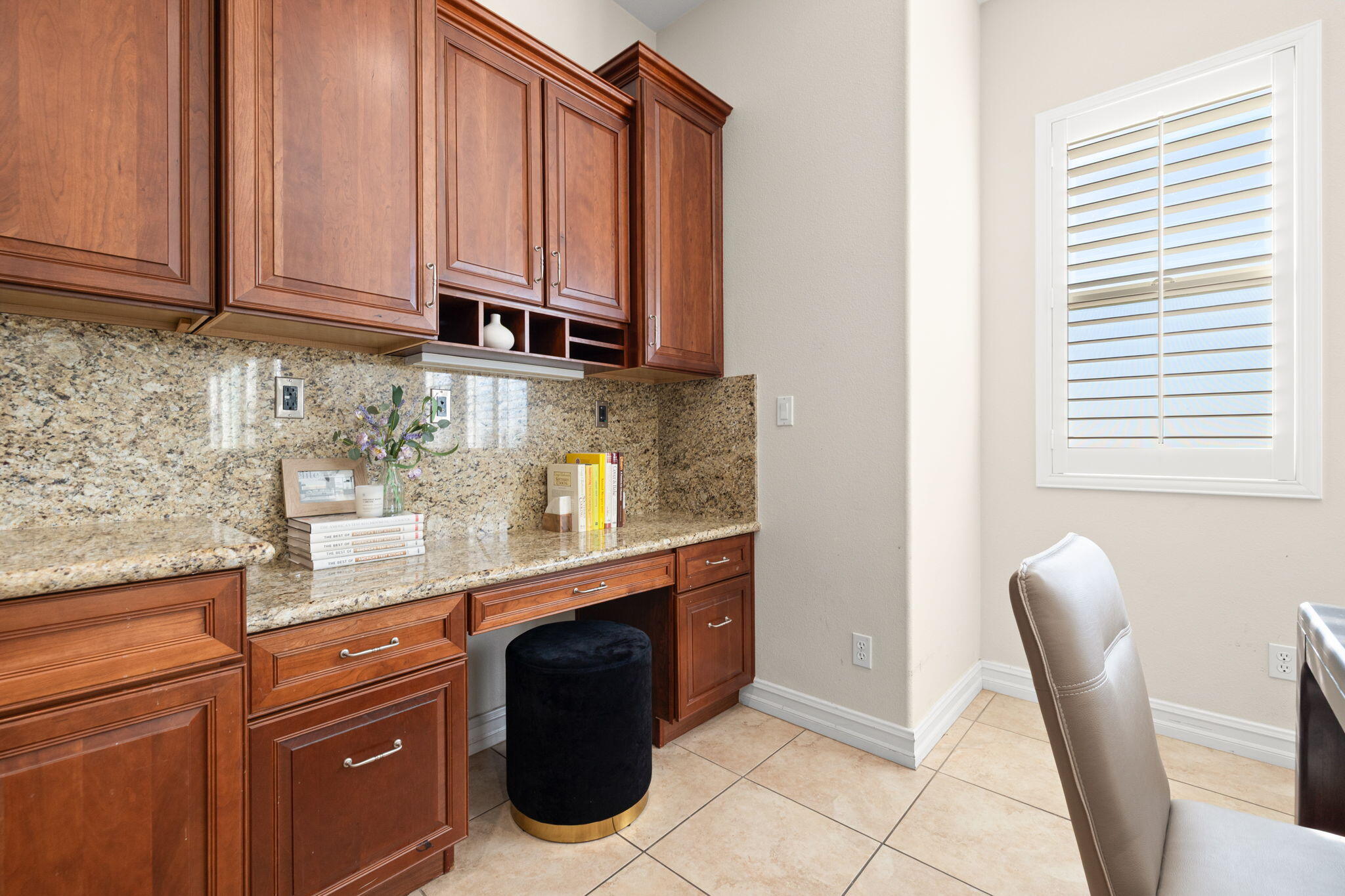 7641 Kingdom Drive Riverside, CA 92506 - Photo 12 of 47 36-web-or-mls-8M4A7097_1