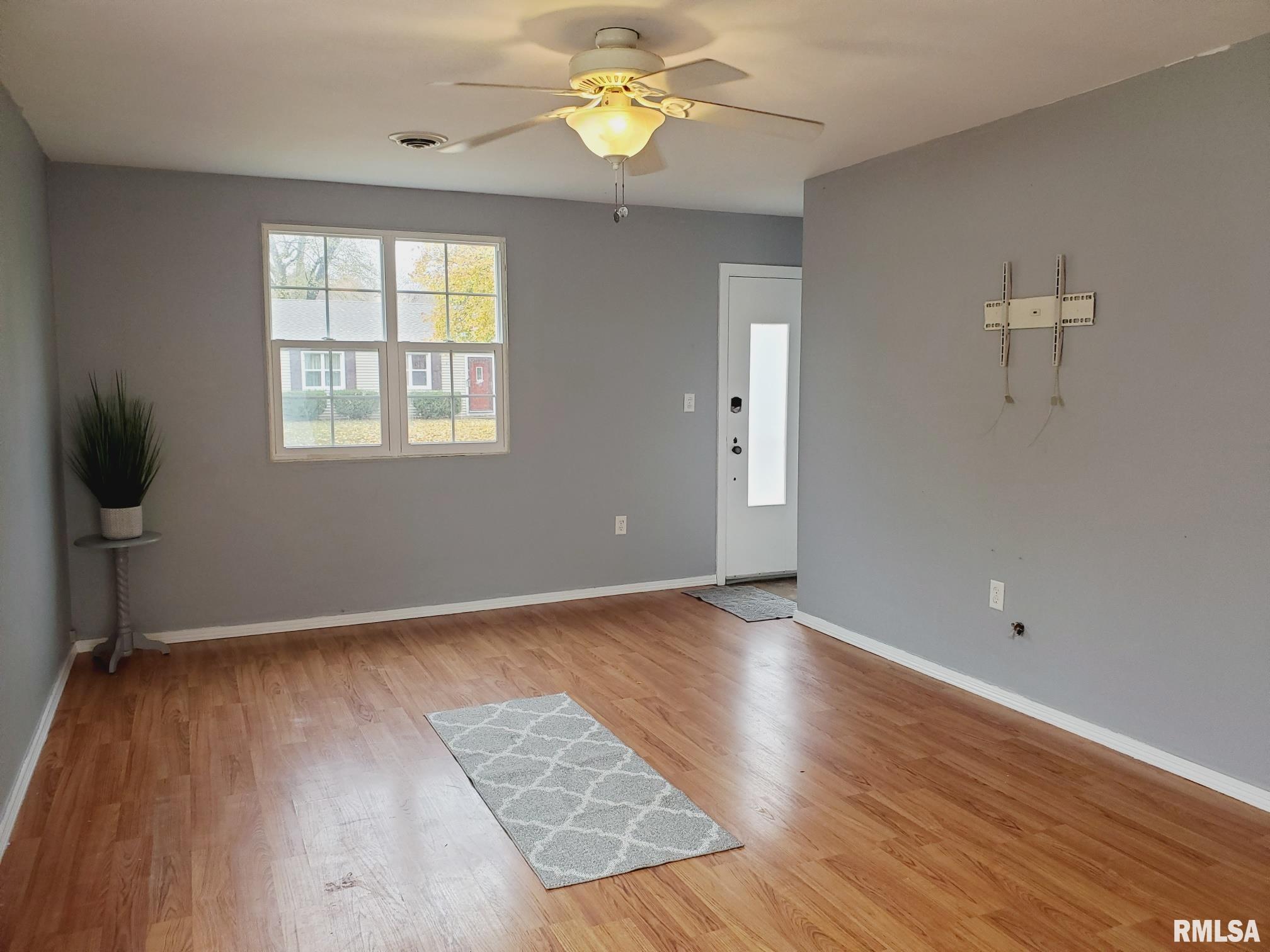 114 Berry Road Marquette Heights, IL 61554 - Photo 2 of 38 Gallery Image 2