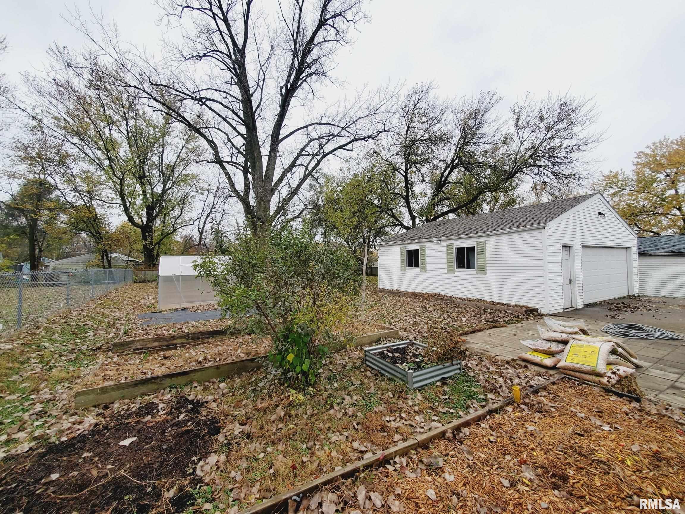 114 Berry Road Marquette Heights, IL 61554 - Photo 31 of 38 Gallery Image 31