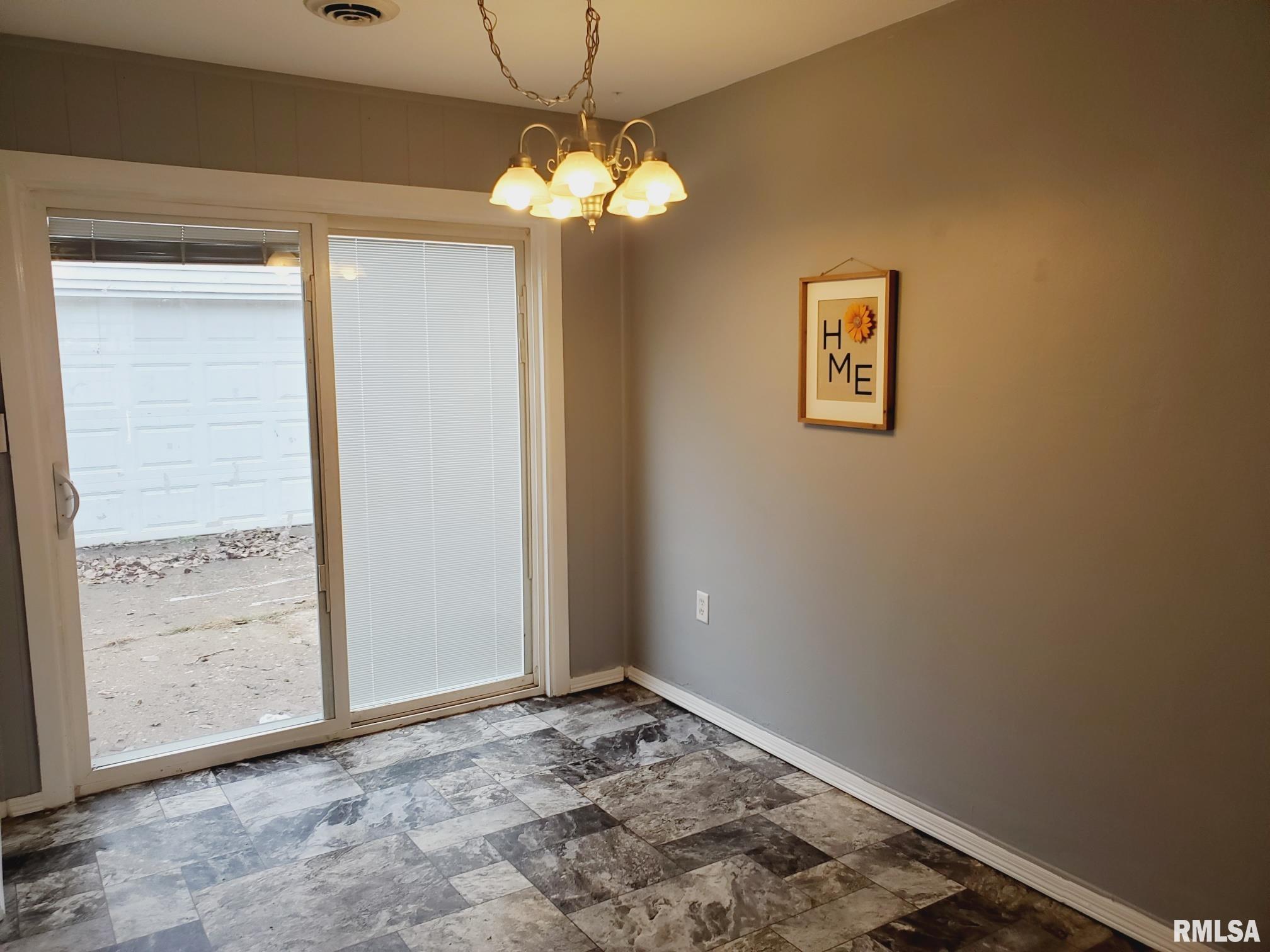 114 Berry Road Marquette Heights, IL 61554 - Photo 7 of 38 Gallery Image 7