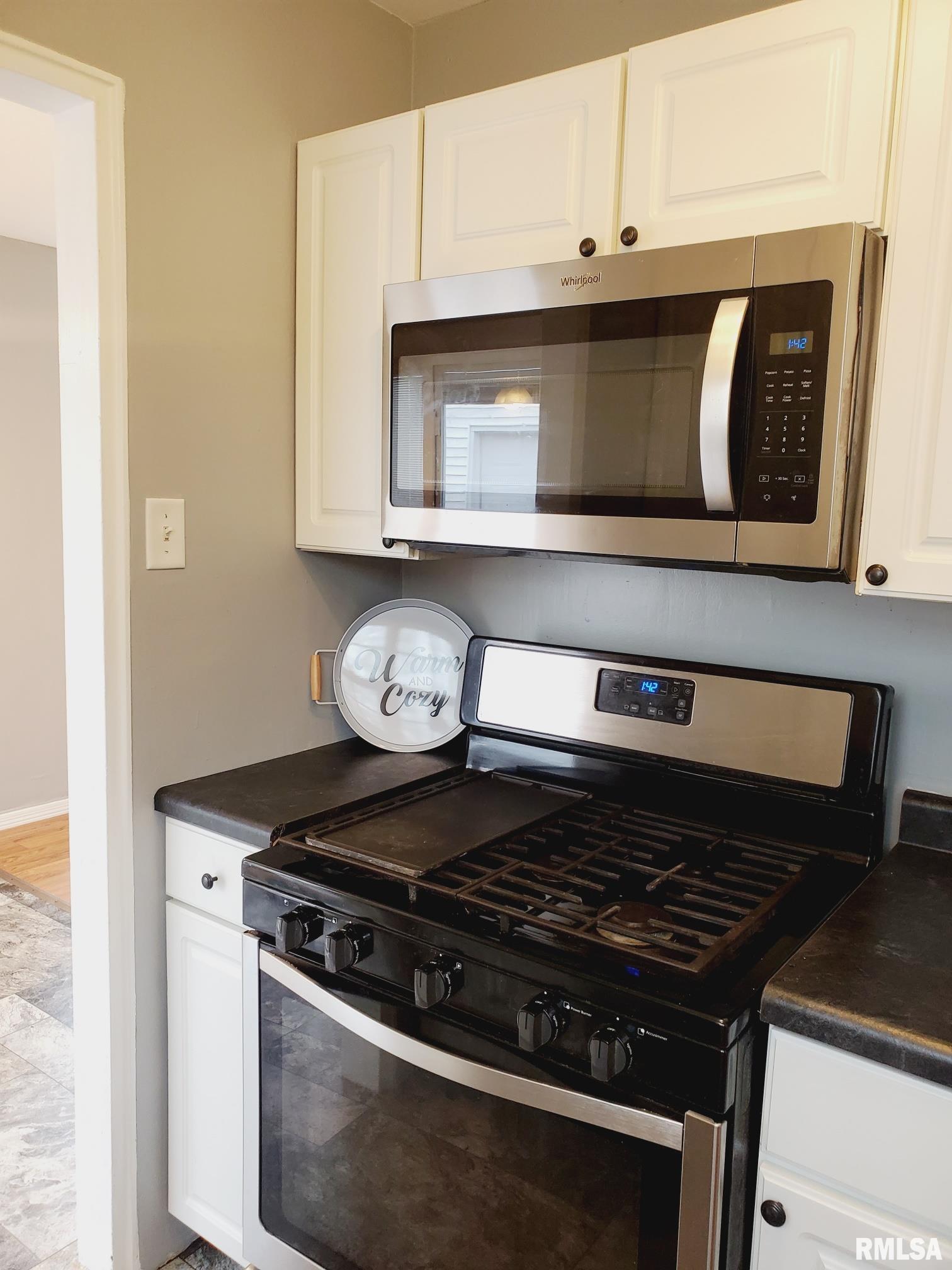 114 Berry Road Marquette Heights, IL 61554 - Photo 10 of 38 Gallery Image 10