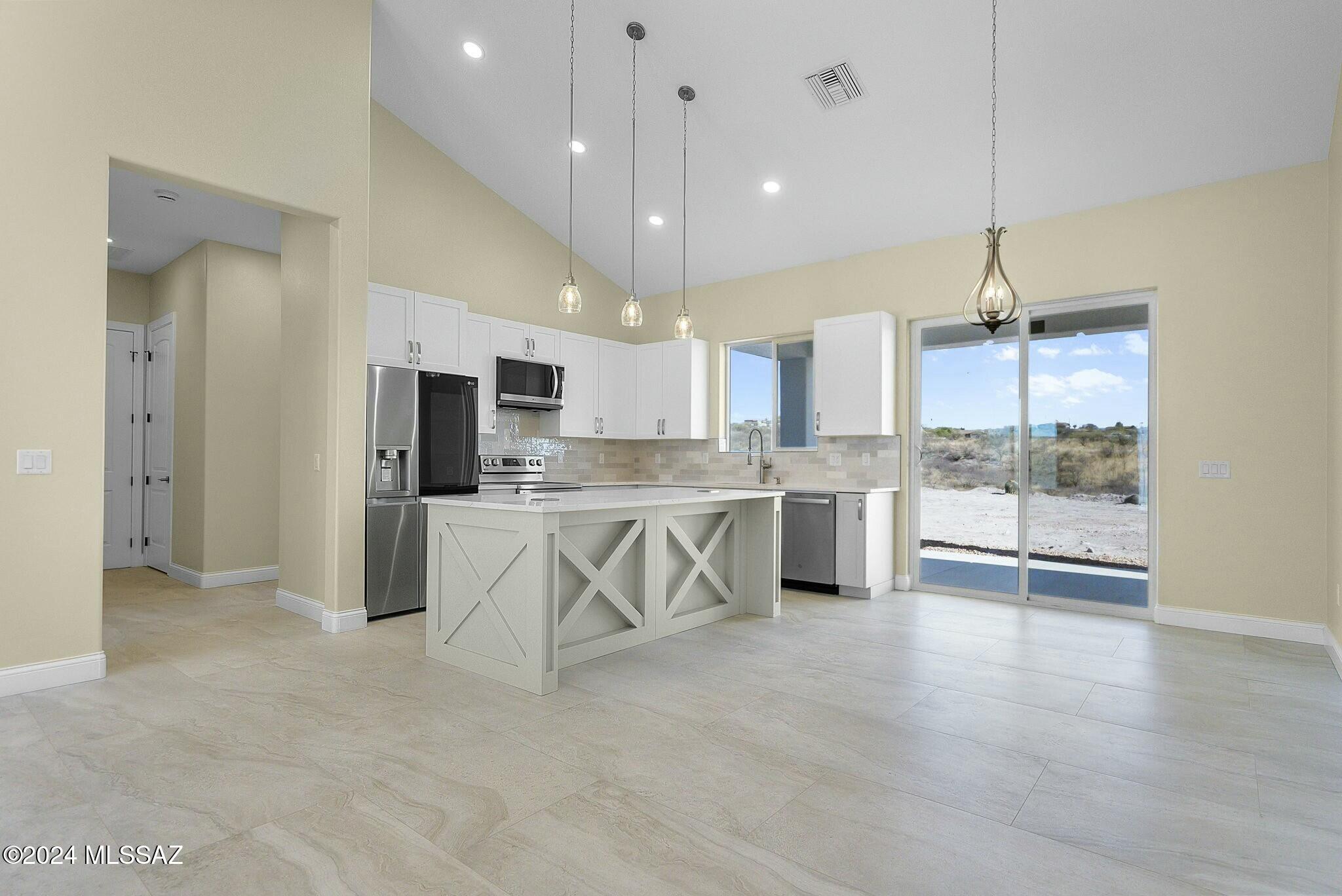 227 Calle Ranaculo Rio Rico, AZ 85648 - Photo 11 of 40