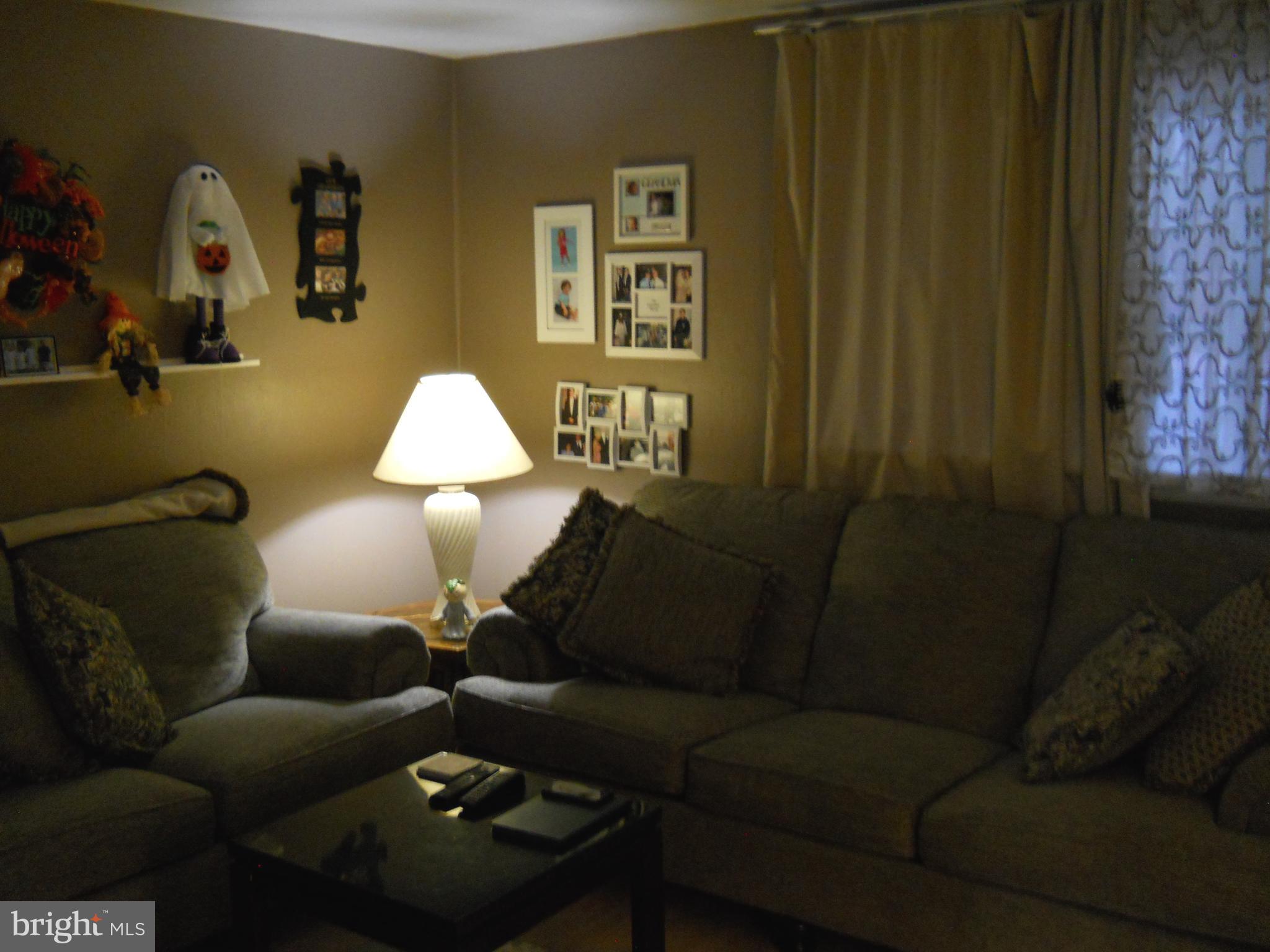 12136 Rambler Road Philadelphia, PA 19154 - Photo 3 of 13 living room