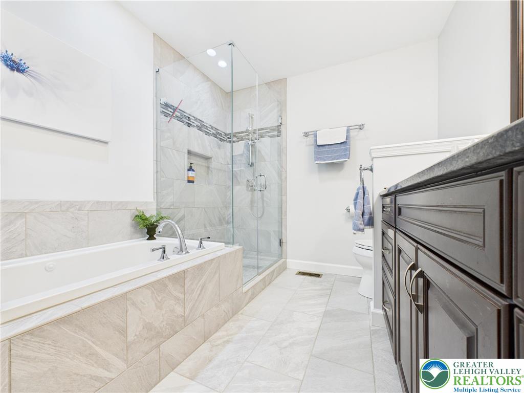 3006 Hope Ridge Drive Easton, PA 18045 - Photo 14 of 21 a spacious bathroom with a bathtub and a shower