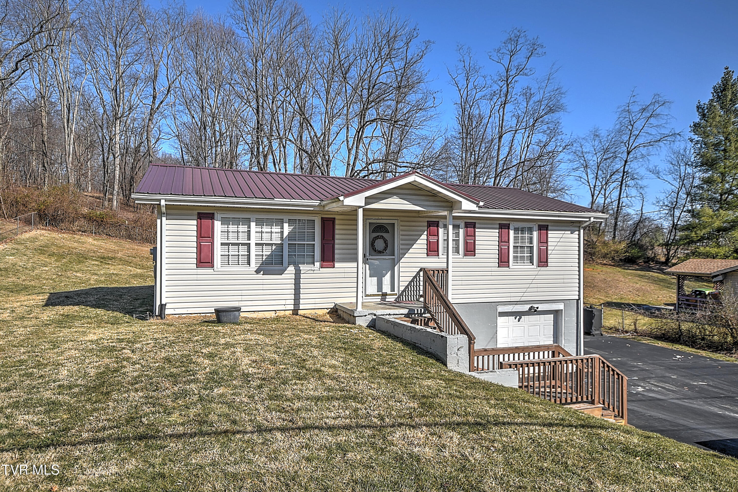 15513 Industrial Park Road Bristol, VA 24202 - Photo 2 of 30 15535 Indsuatral DB-4