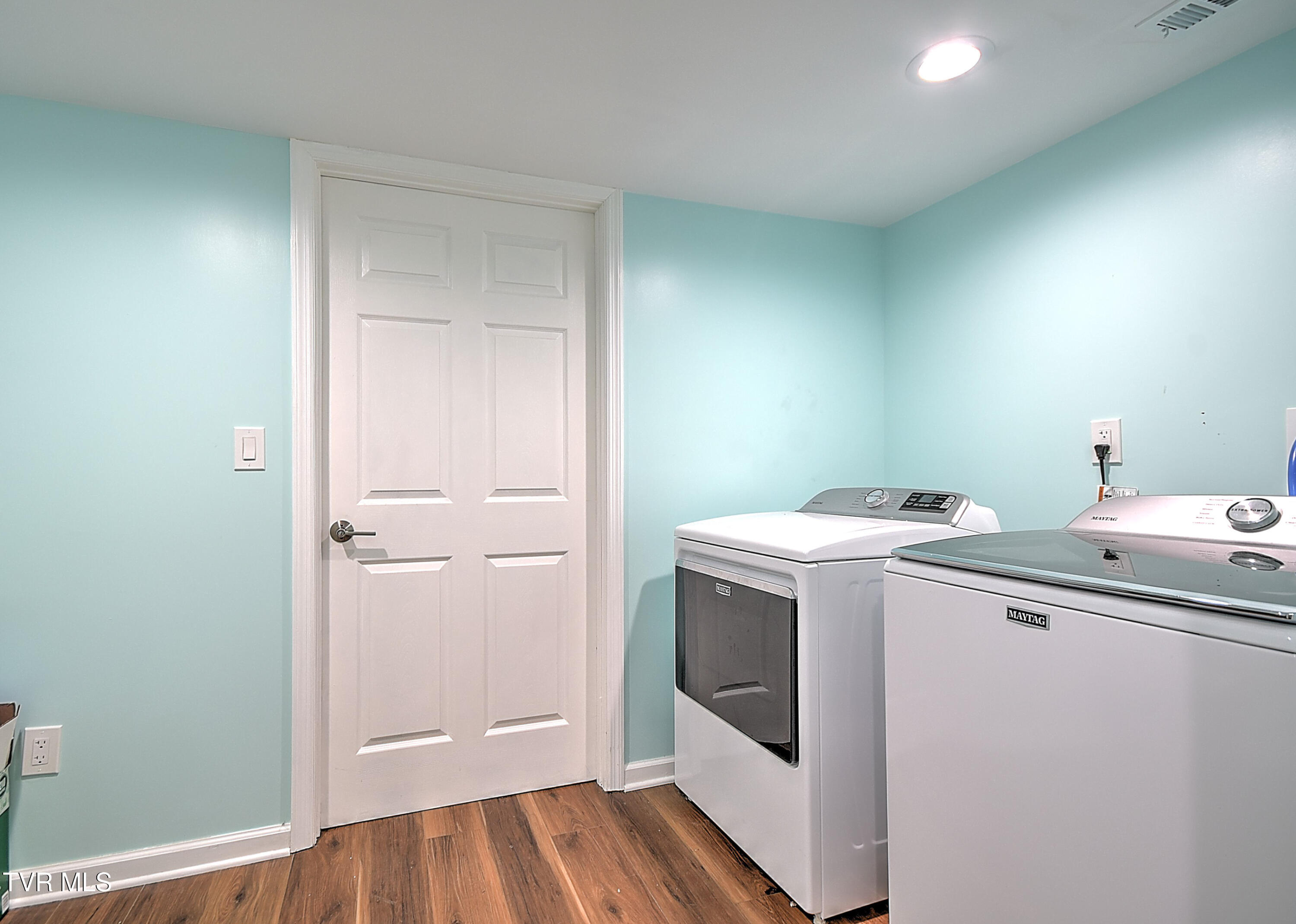 15513 Industrial Park Road Bristol, VA 24202 - Photo 24 of 30 15535 Indsuatral DB-26